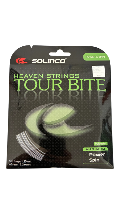 Verpackung mit Tennisseiten in Schwarz und Grün, beschriftet "Tour Bite".