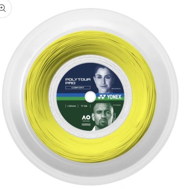 Gelbes Tennisschnur-Spulenetikett mit Bildern von Spielern auf weißem Hintergrund.